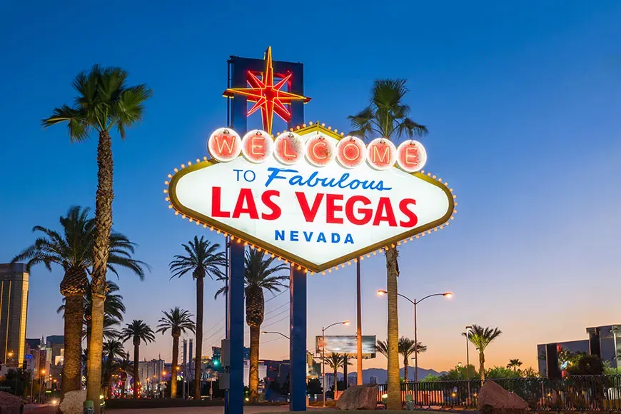 welcome to fabulous las vegas sign.
